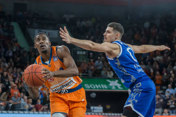 使得他成为 使得他成为